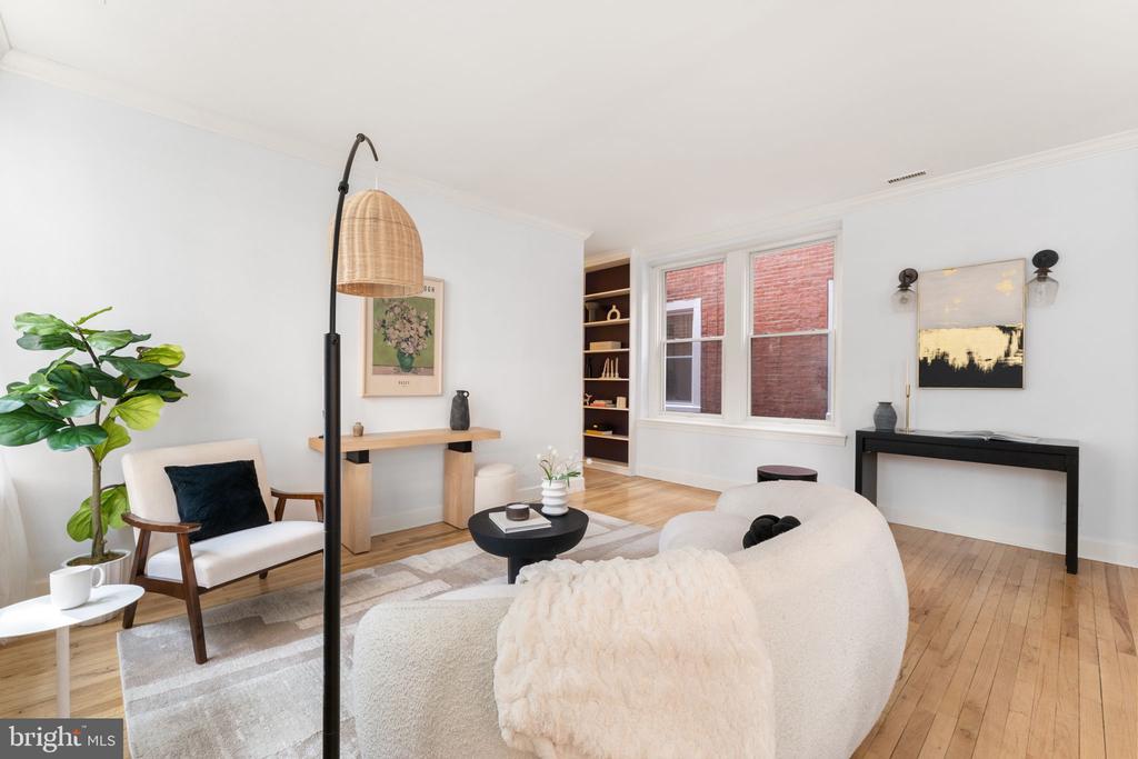 242 S 13TH STREET Unit: E