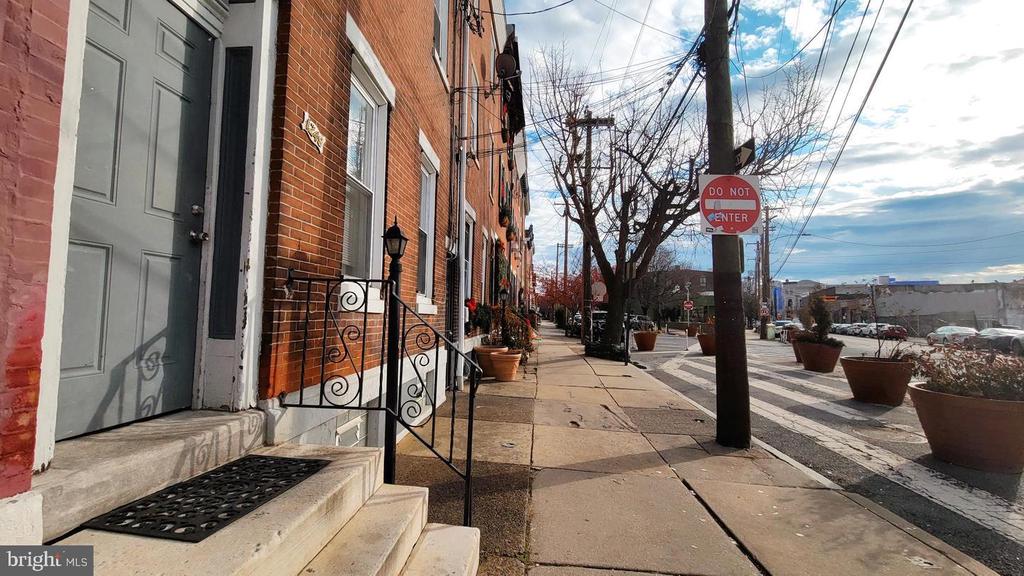 1249 SHACKAMAXON STREET Unit: 1 REAR