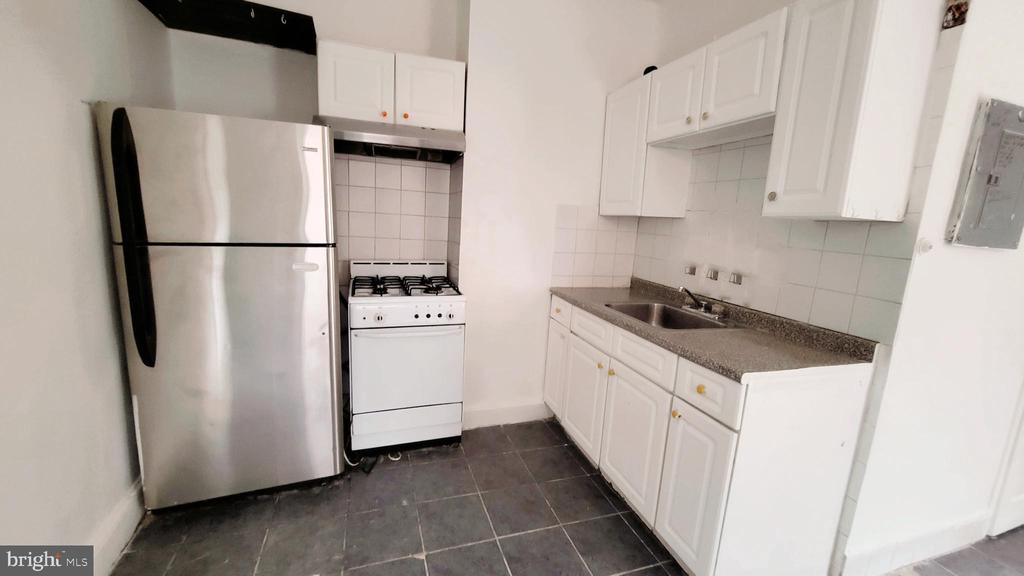 1249 SHACKAMAXON STREET Unit: 1 REAR