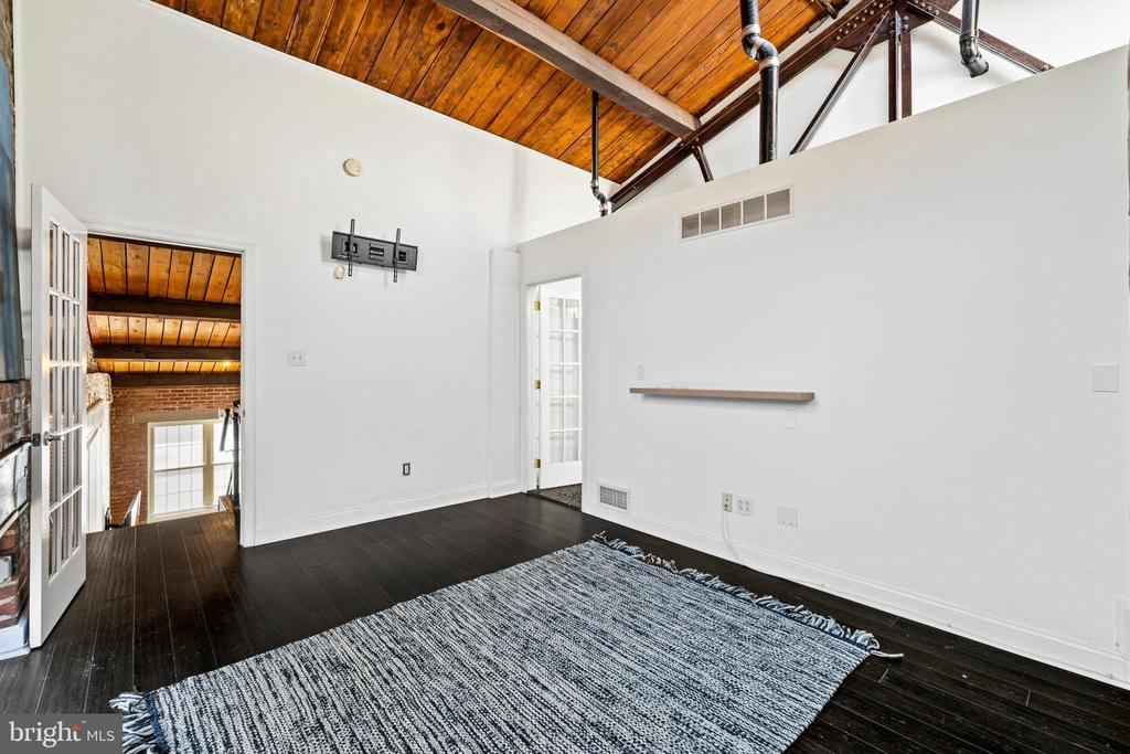 1301 N FRONT STREET Unit: G