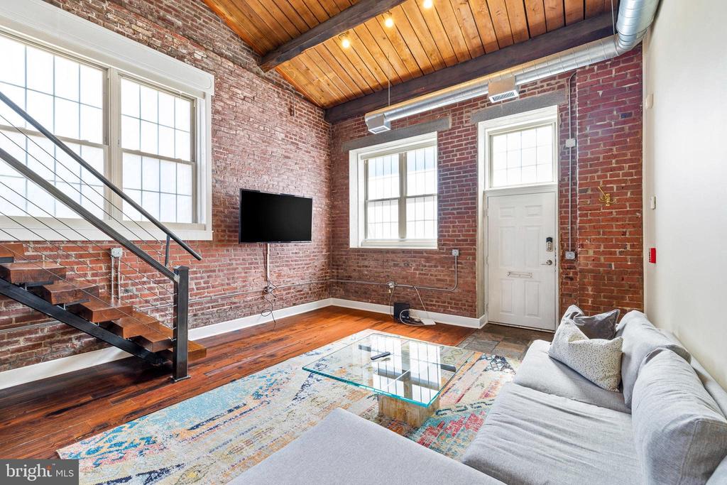 1301 N FRONT STREET Unit: G