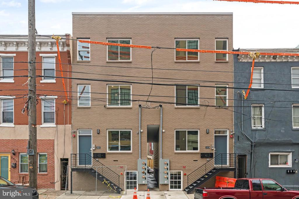 2021 N 2ND STREET Unit: 3