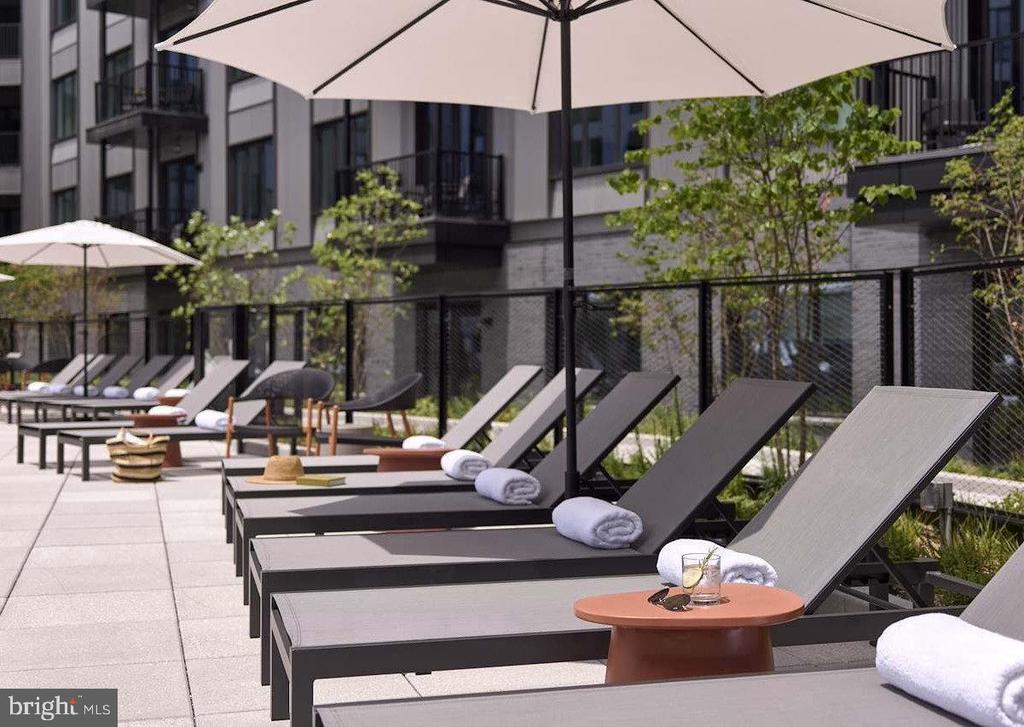 1200 NORMANDY PLACE Unit: 1352
