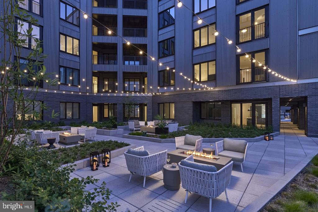 1200 NORMANDY PLACE Unit: 1352