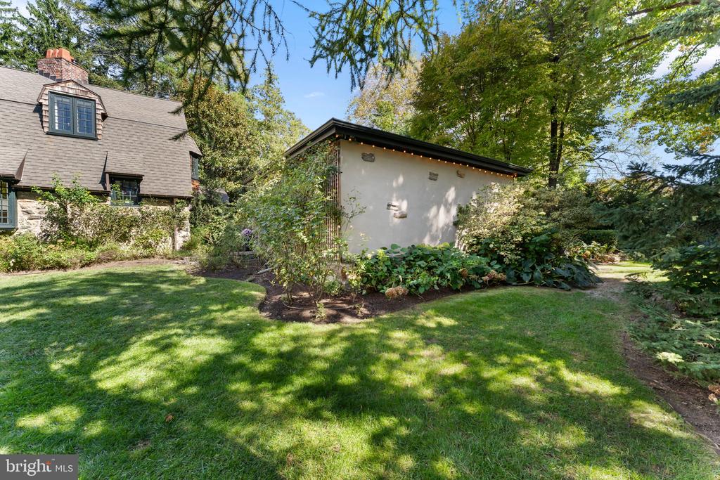 441 W STAFFORD STREET