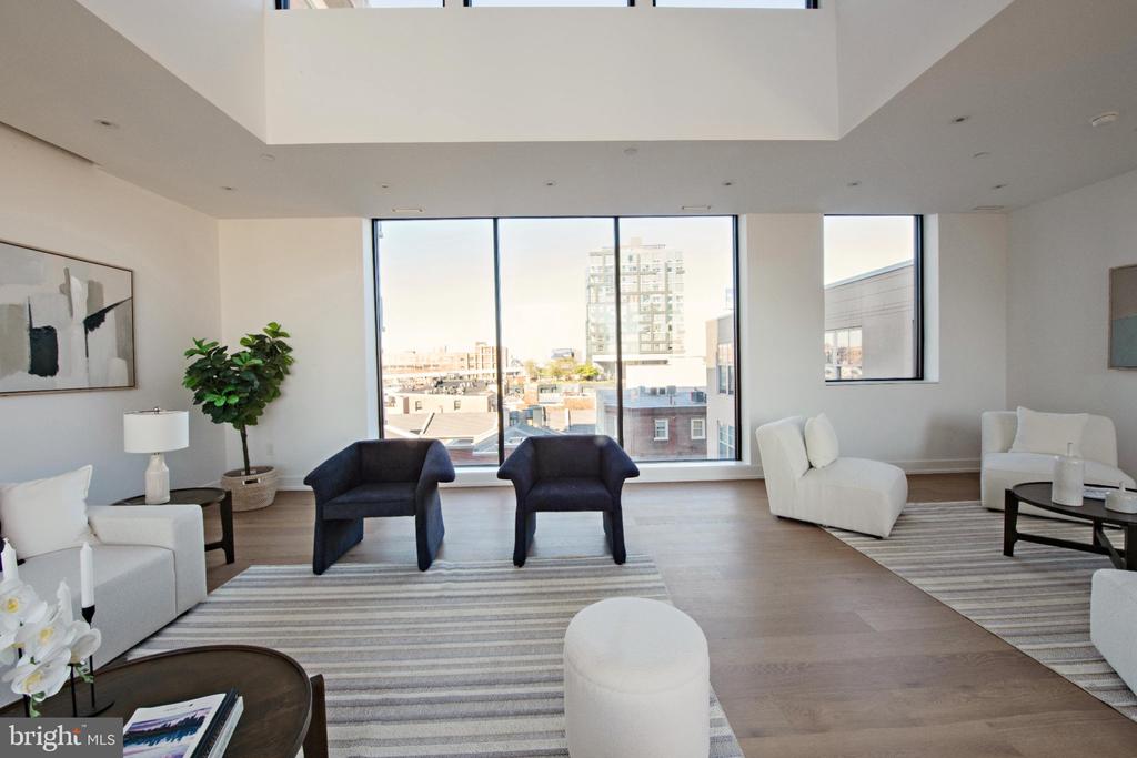 124 N 2ND STREET Unit: PENTHOUSE
