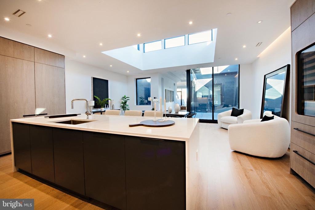 124 N 2ND STREET Unit: PENTHOUSE