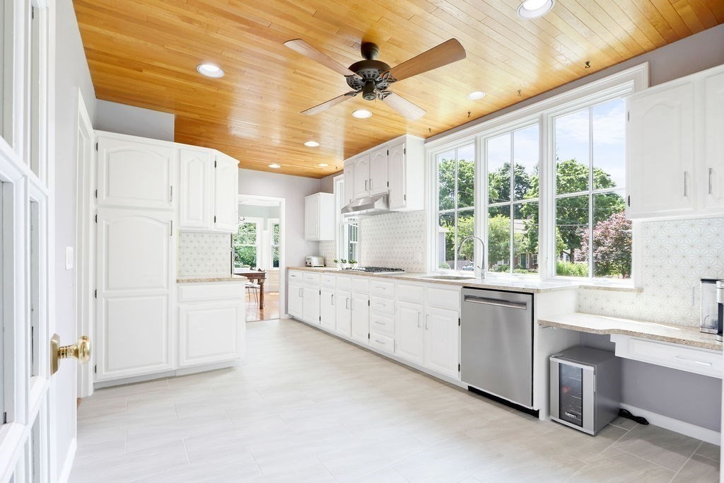 186 Woodward St Unit: SF