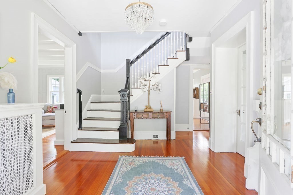 186 Woodward St Unit: SF