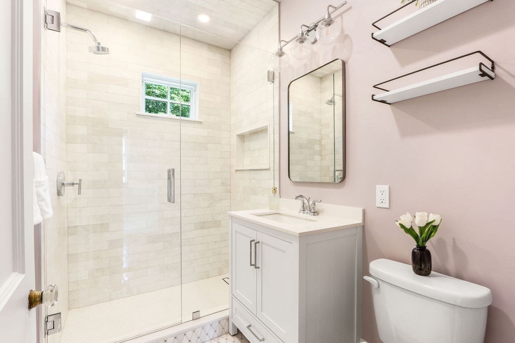 186 Woodward St Unit: SF