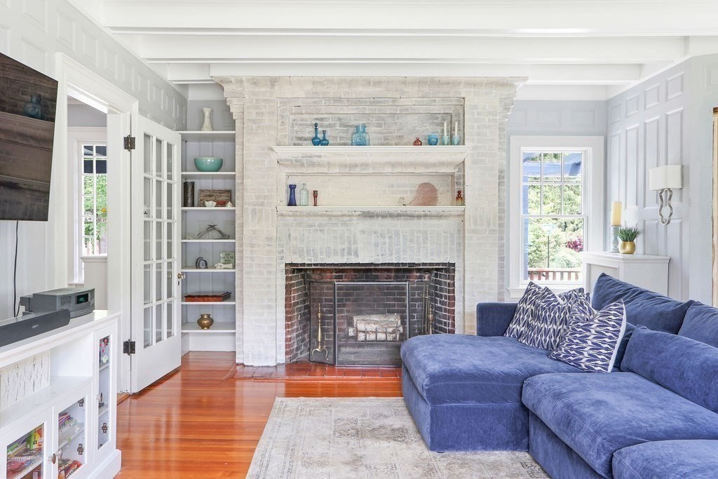 186 Woodward St Unit: SF
