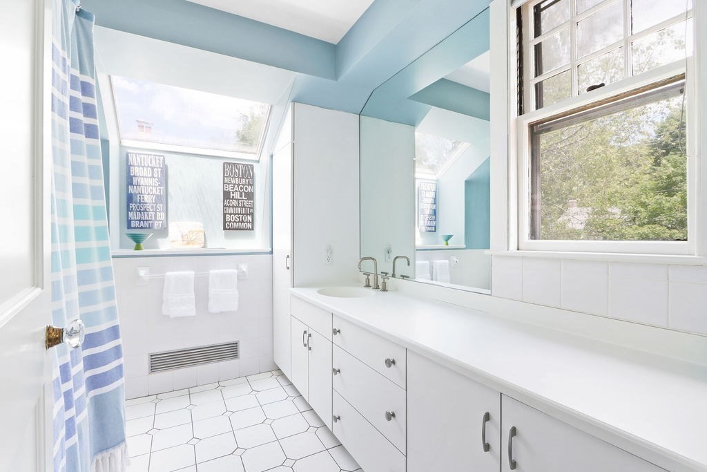 186 Woodward St Unit: SF