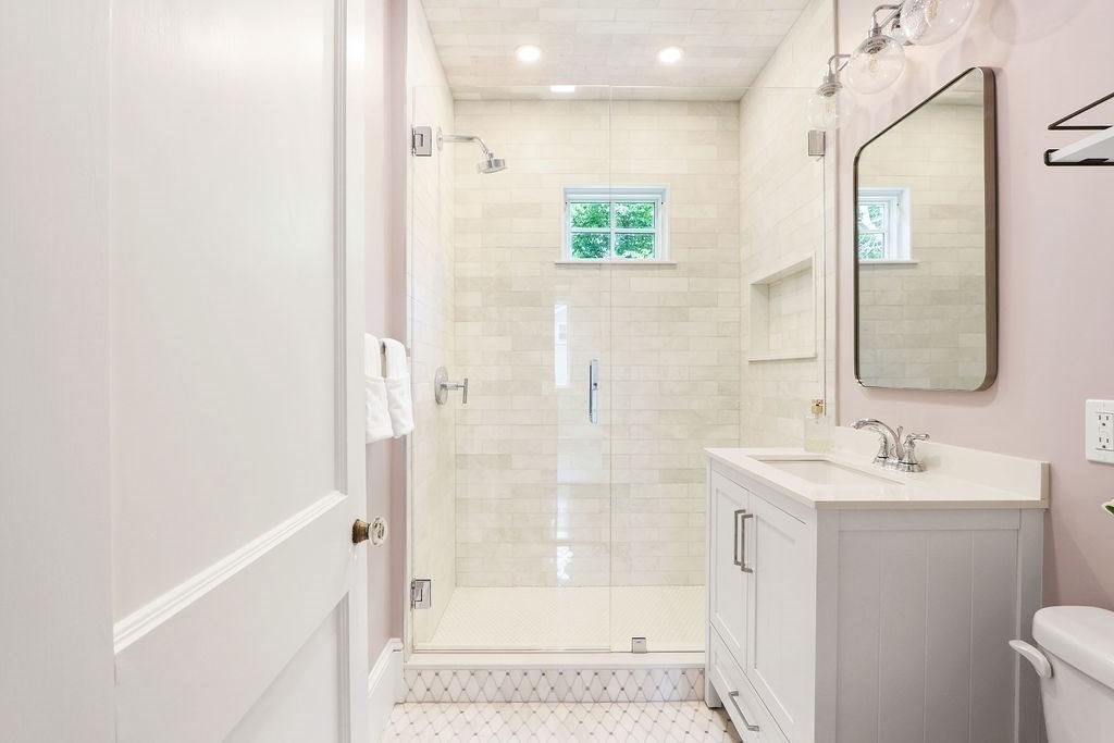 186 Woodward St Unit: SF