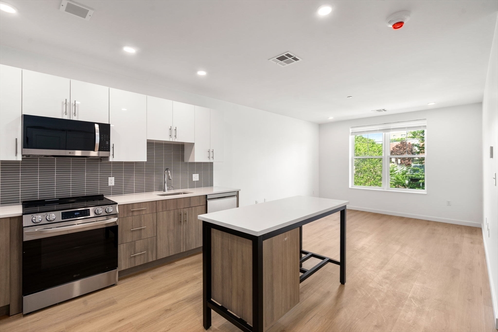 40 Centre St # 408
