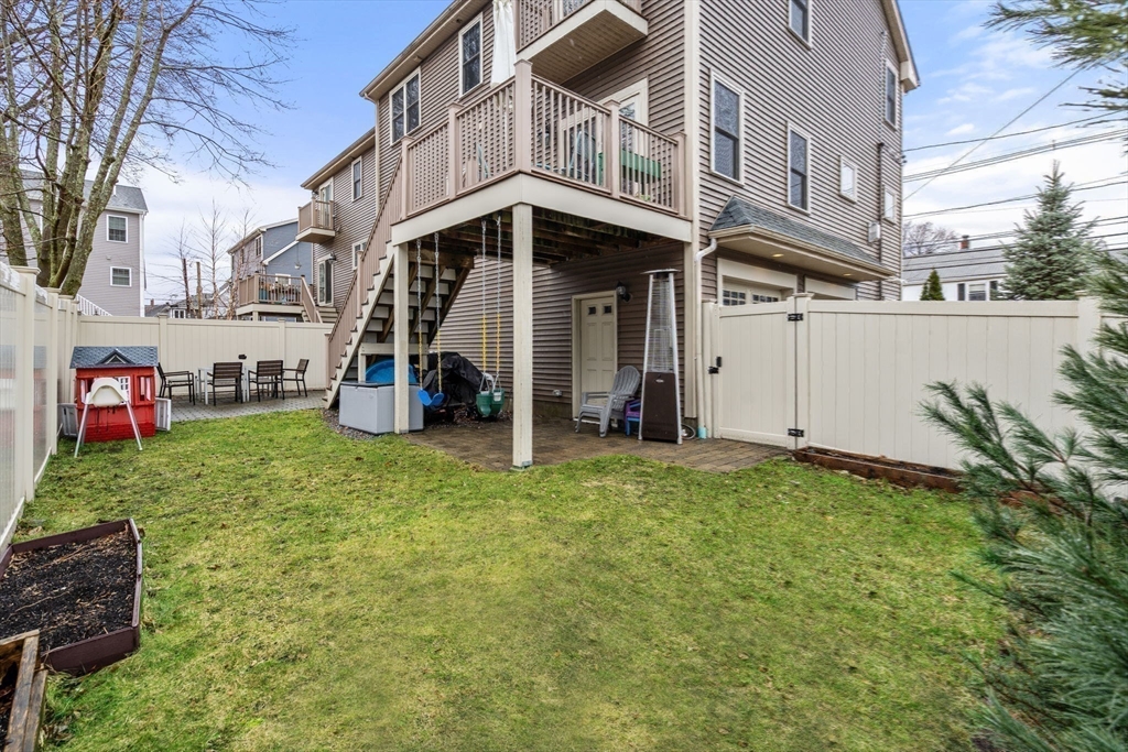 198 Lowell St # 1
