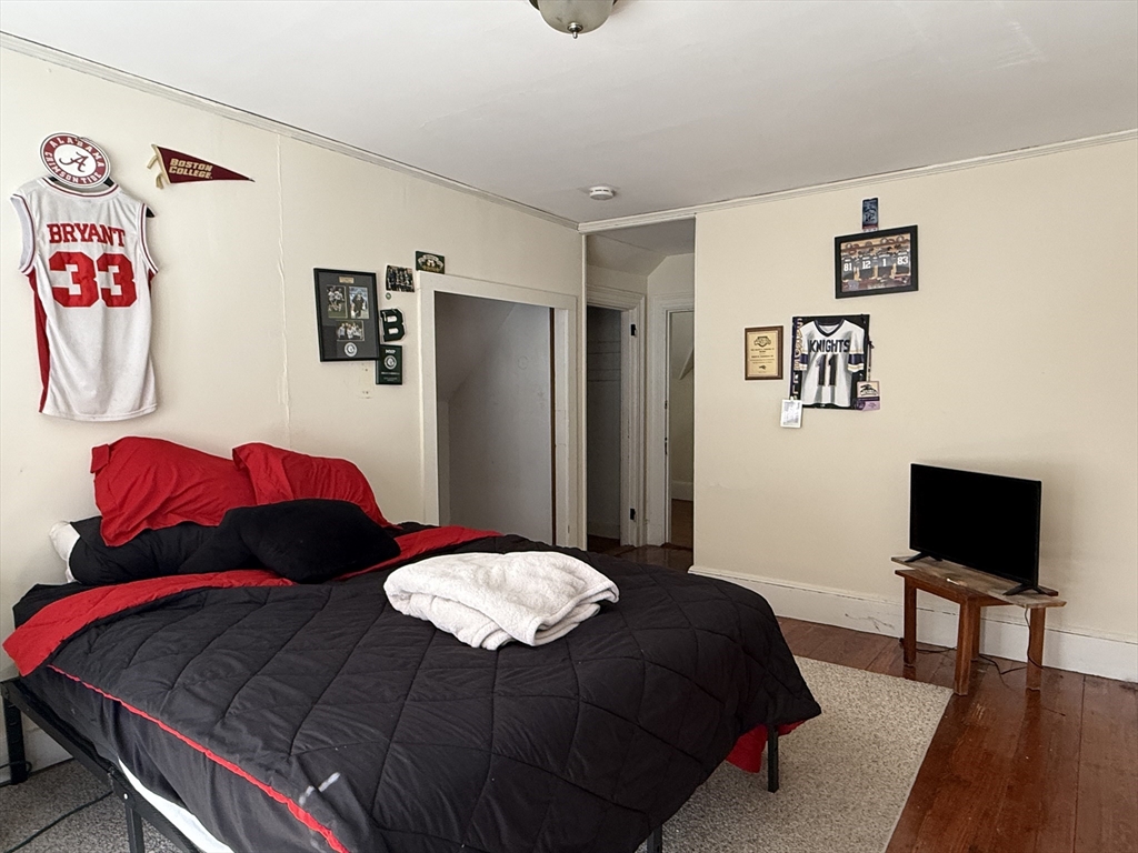 12 Braemore Rd Unit: HS