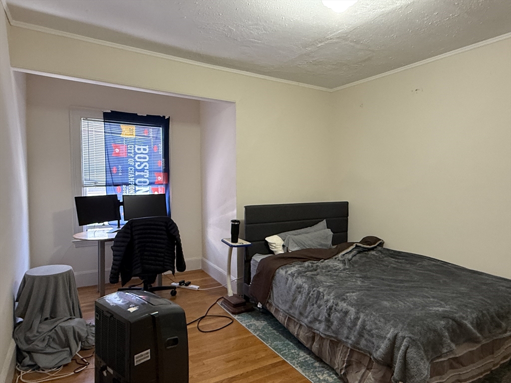 12 Braemore Rd Unit: HS