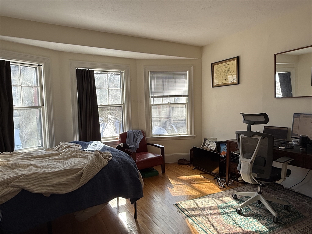 12 Braemore Rd Unit: HS