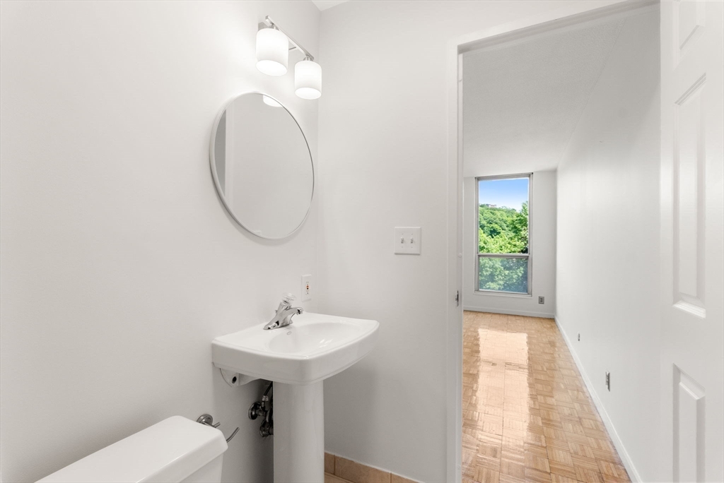 33 Pond Ave # 523