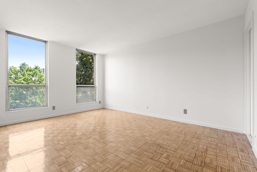 33 Pond Ave # 523