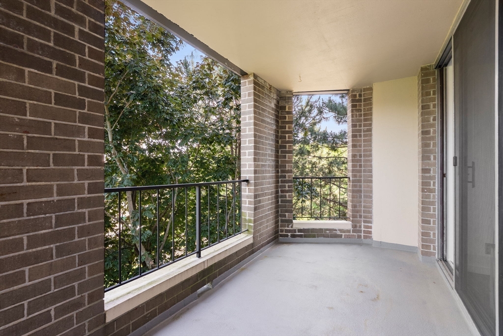 33 Pond Ave # 523
