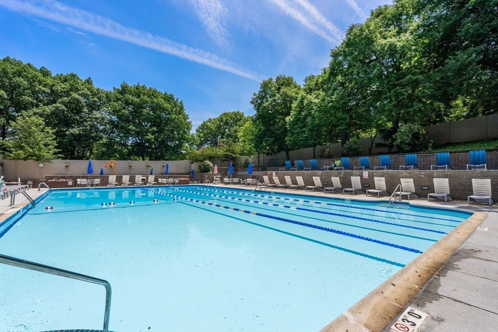 33 Pond Ave # 523