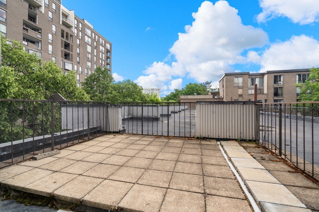 99 Pond Ave # 501