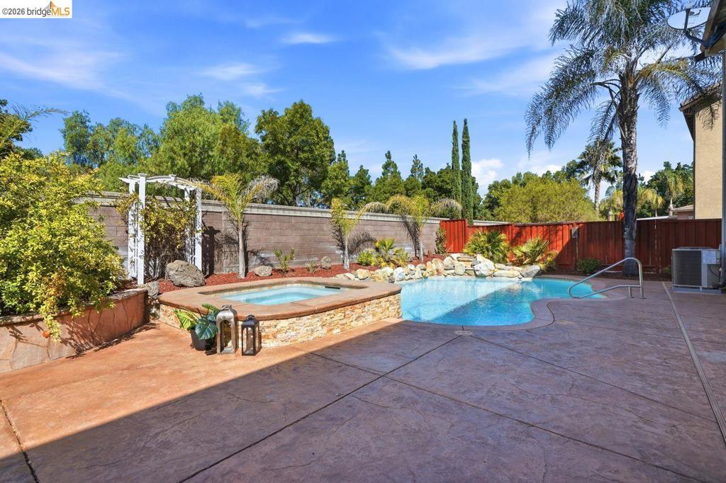 5671 Arcadia Cir