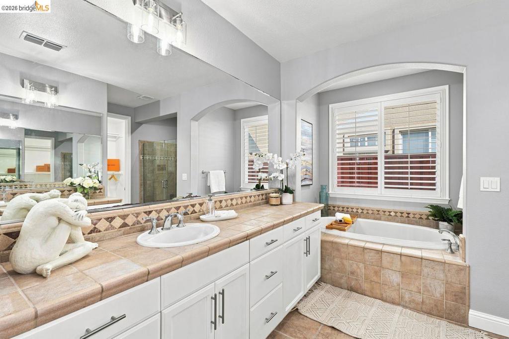 5671 Arcadia Cir