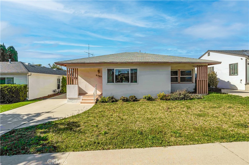 2707 Robinson Street