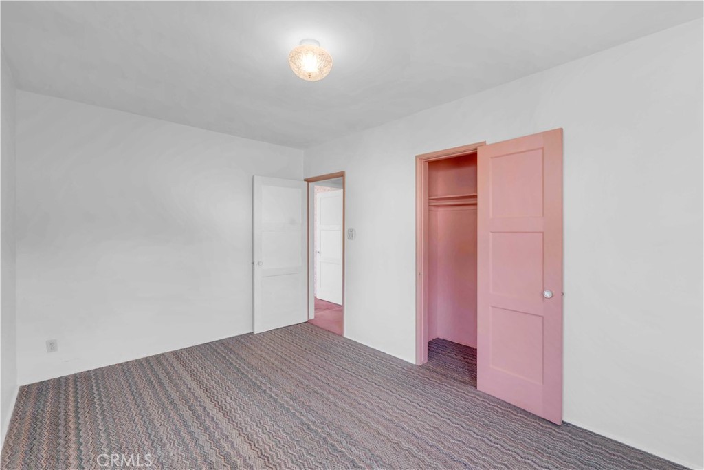 2707 Robinson Street