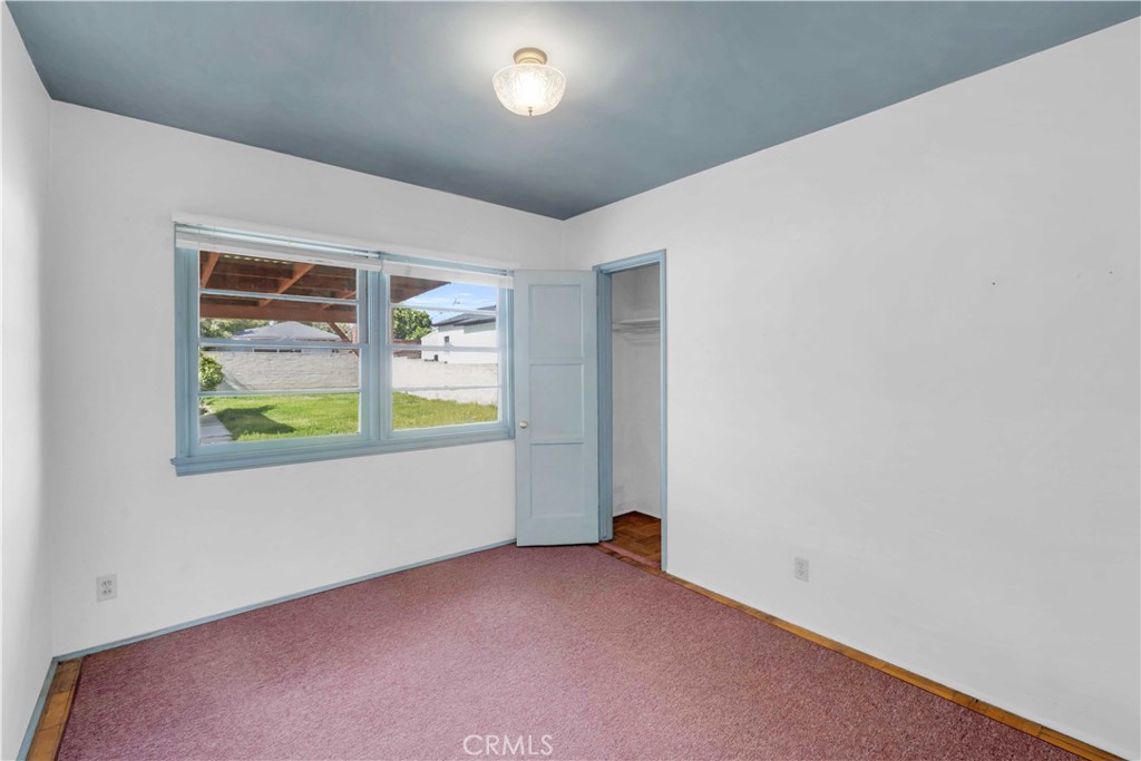 2707 Robinson Street