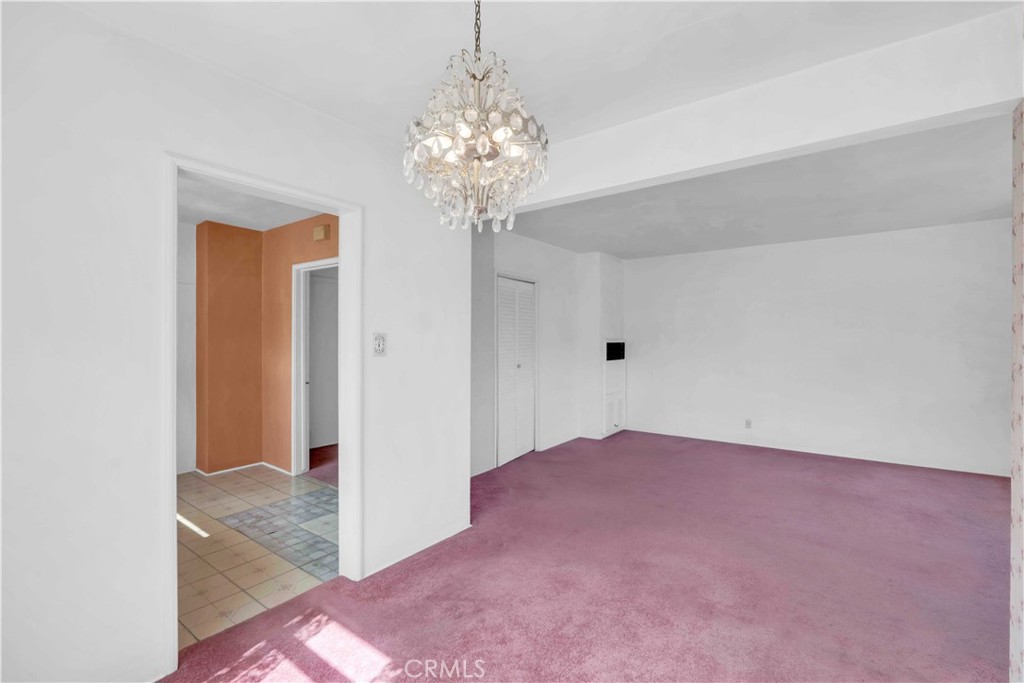 2707 Robinson Street