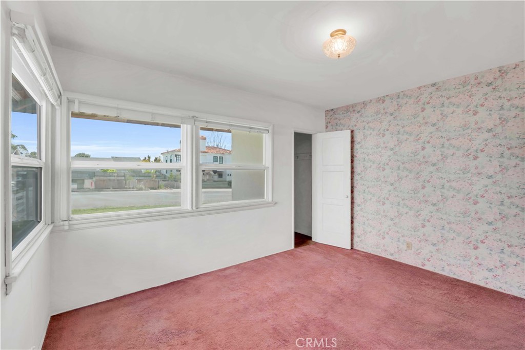 2707 Robinson Street