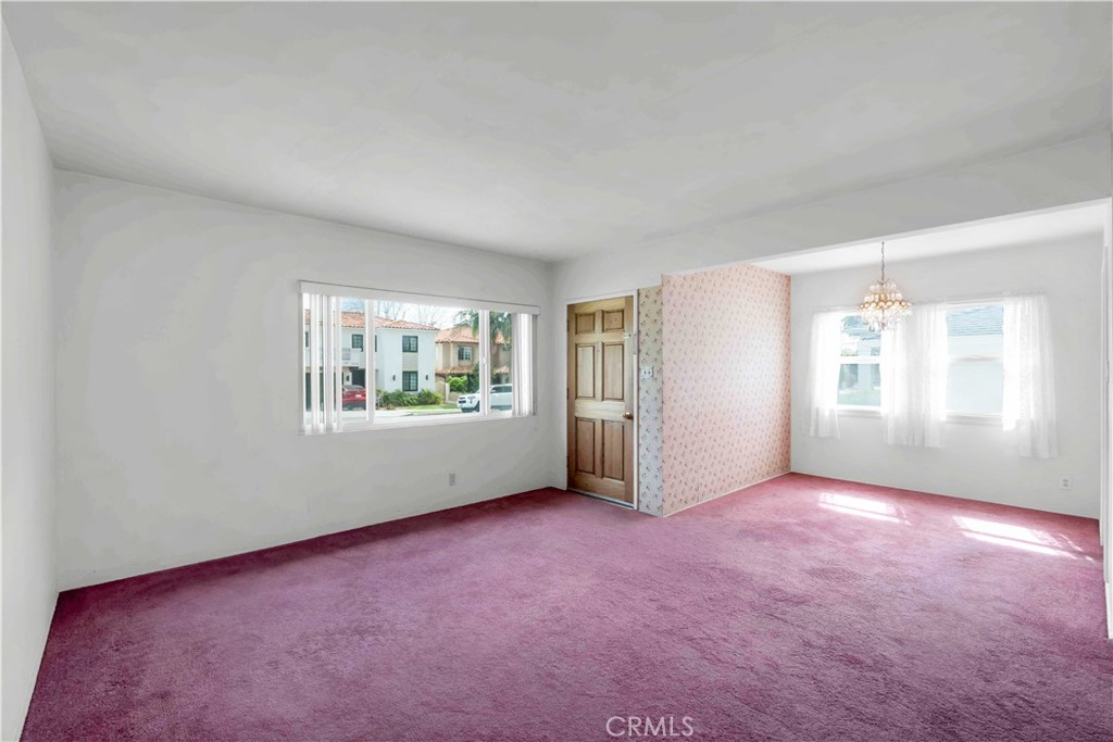 2707 Robinson Street