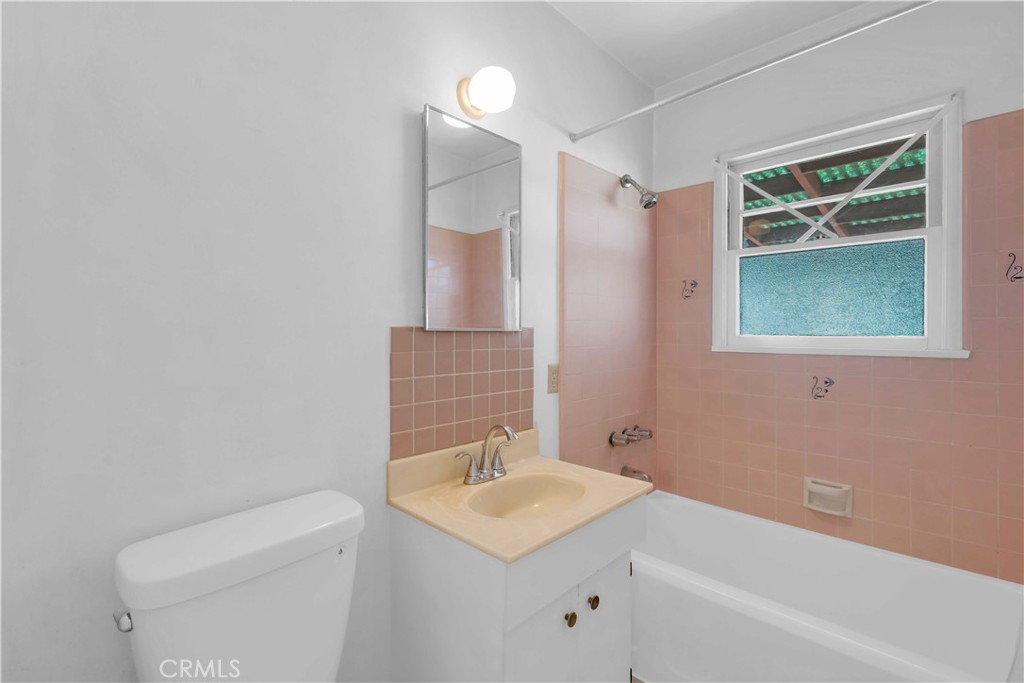 2707 Robinson Street