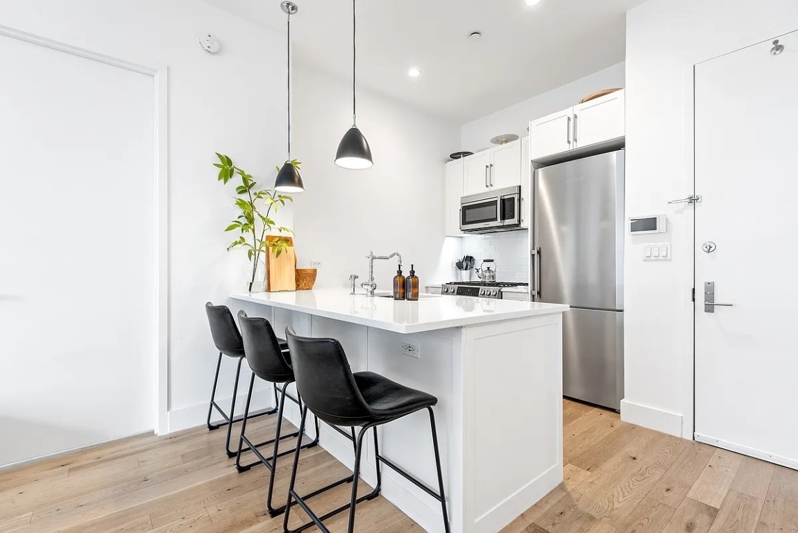 27-21 44TH Drive 1404