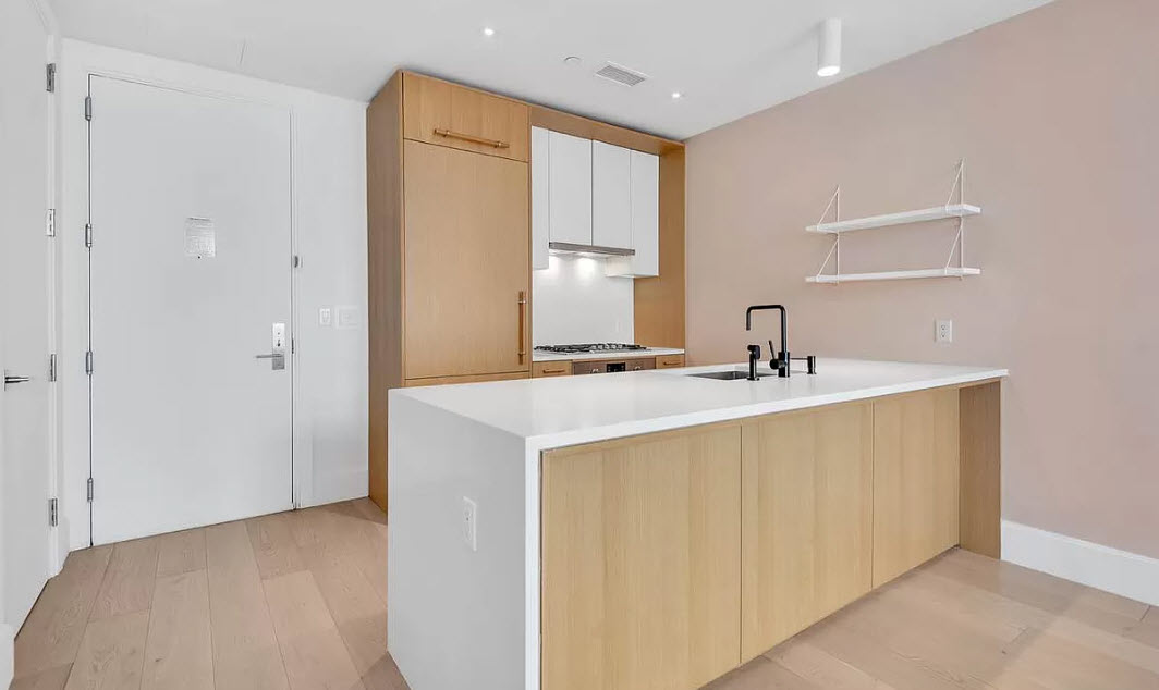 22-18 JACKSON Avenue PH6