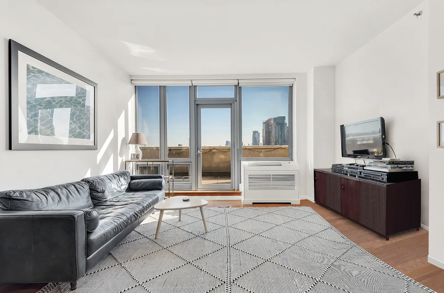 549 BORDEN Avenue 9K