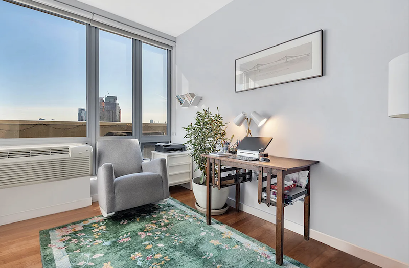 549 BORDEN Avenue 9K