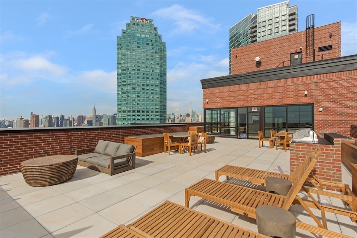 27-21 44TH Drive 1601