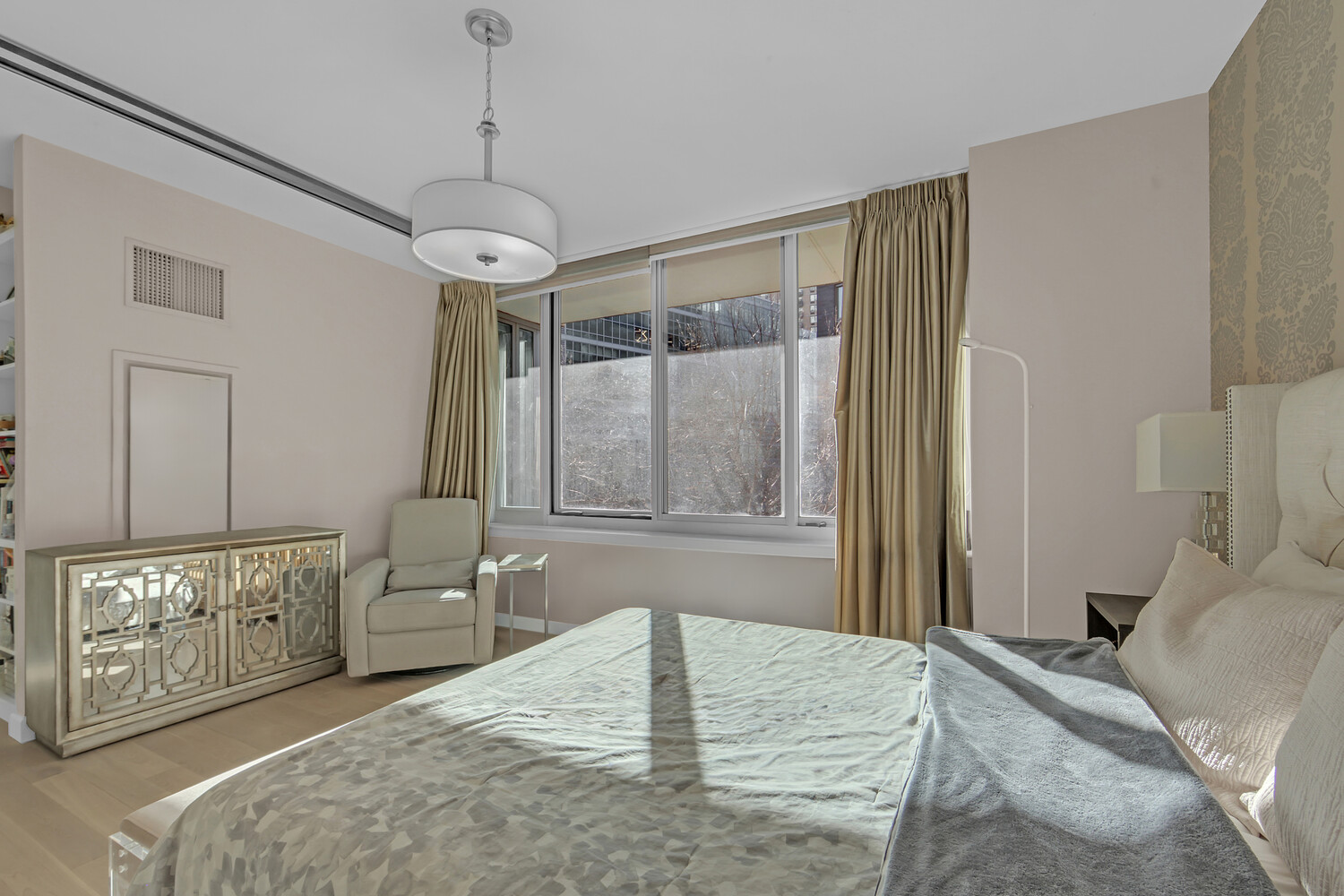 46-30 CENTER Boulevard 211