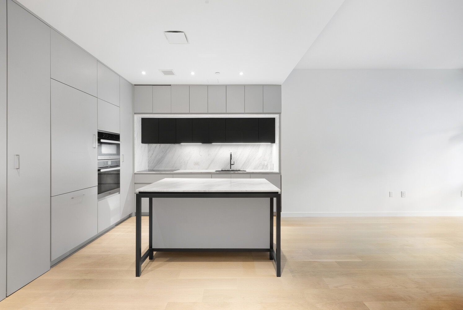 215 N 10TH Street 4D