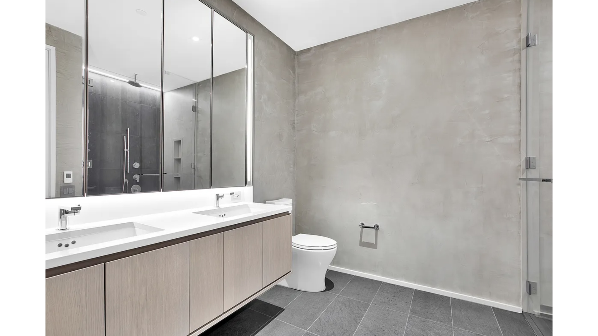 77 CHARLTON Street N3D