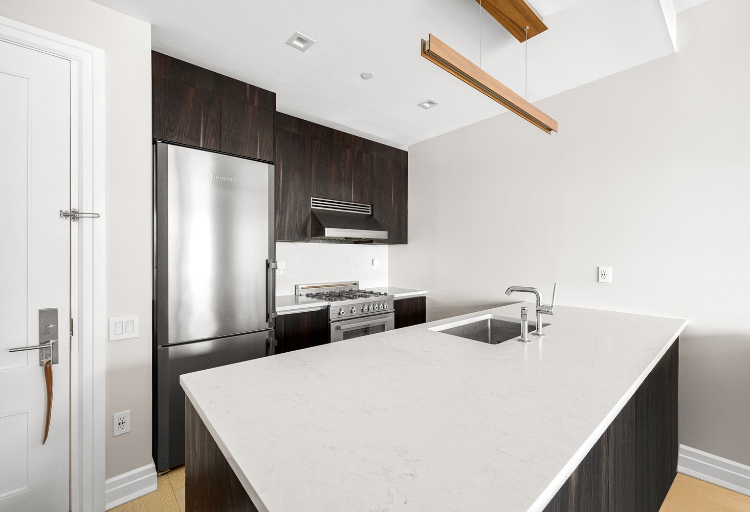 13-33 JACKSON Avenue 6F