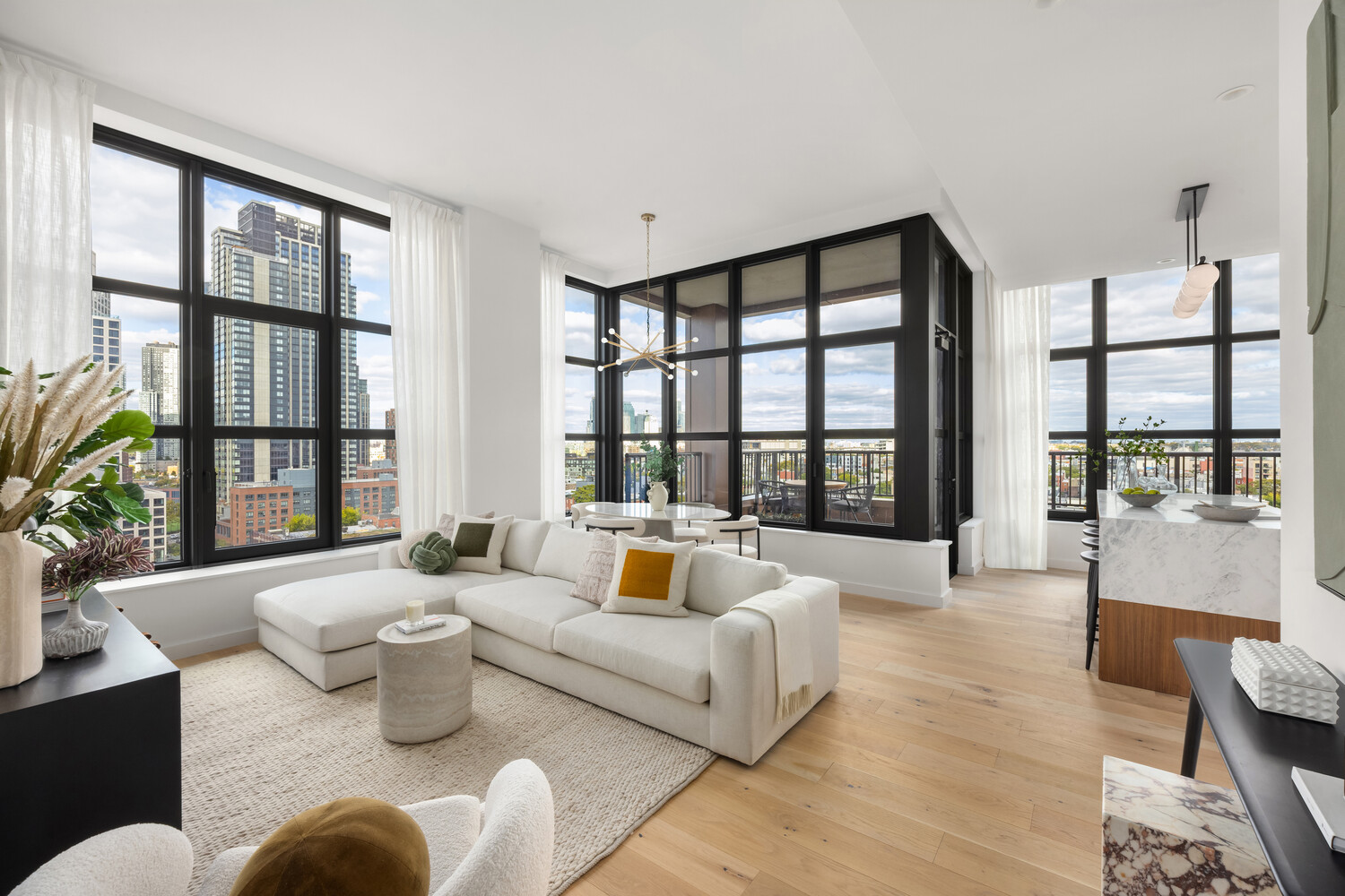 29 HURON Street 12DE