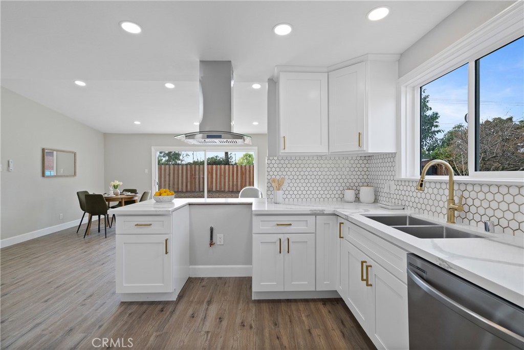 411 Whiteford Avenue