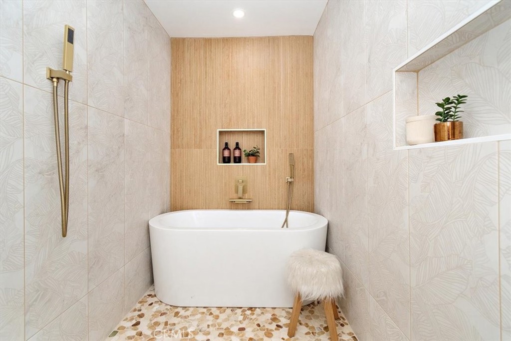 146 S Loraine Avenue