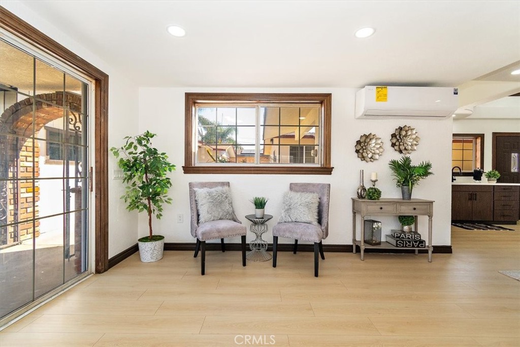 268 E 43rd Street