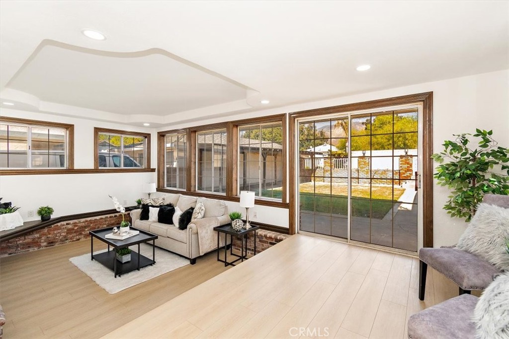 268 E 43rd Street